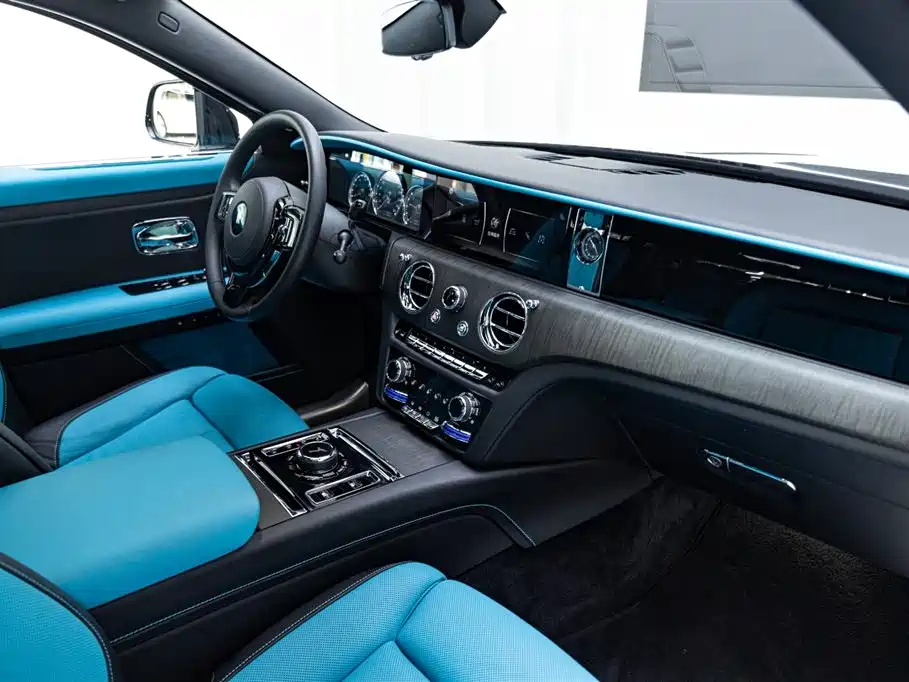 Rolls-Royce Ghost 2023 — фото 17