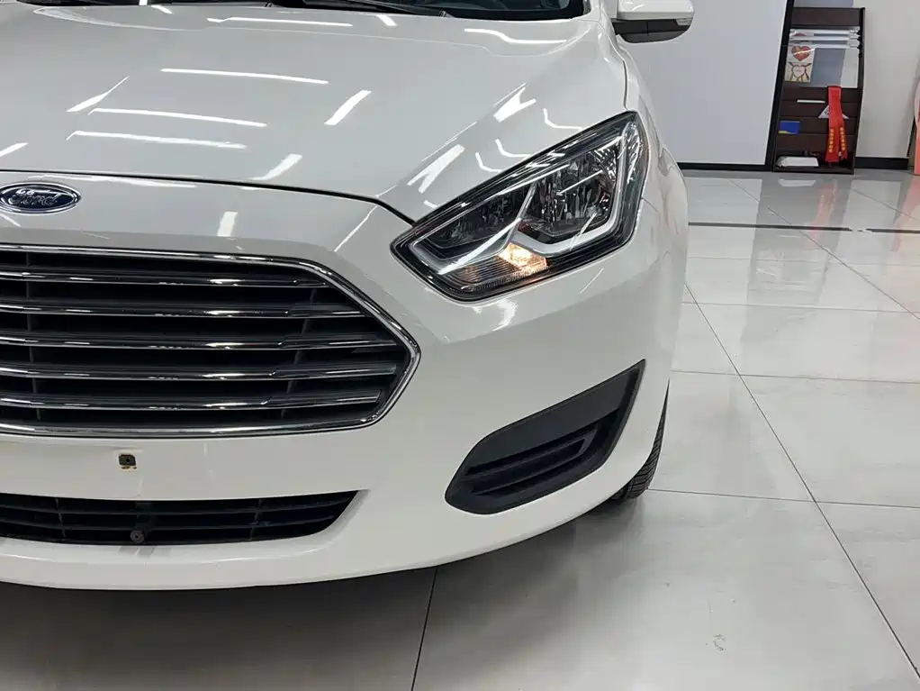 Ford Escort 2021