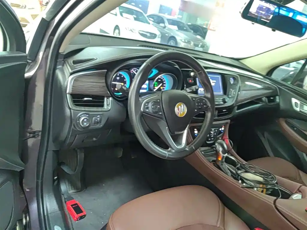 Buick Envision Plus 2017 — фото 10
