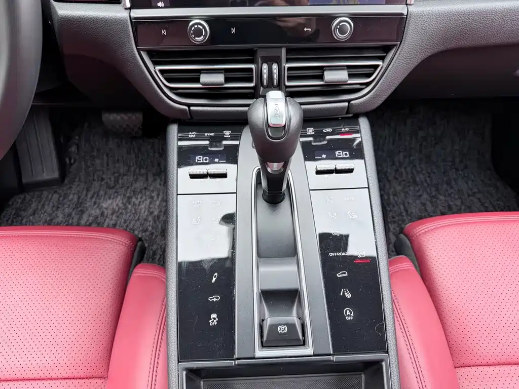 Porsche Macan 2022 — фото 10