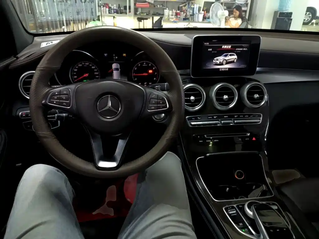 Mercedes-Benz GLC 2018 — фото 10