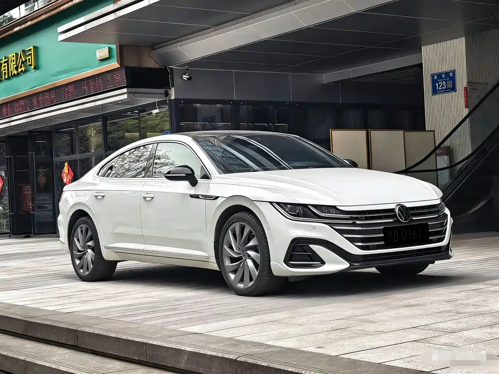 Volkswagen CC 2023 — фото 6