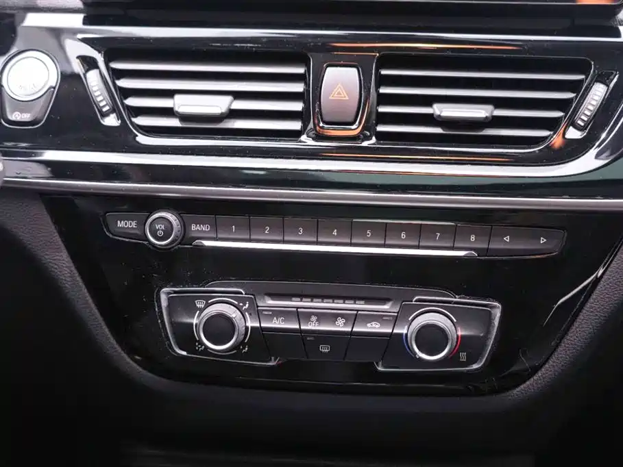 BMW 1 Series 2023 — фото 15