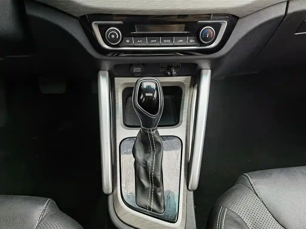 Geely Vision X3 2018 — фото 13