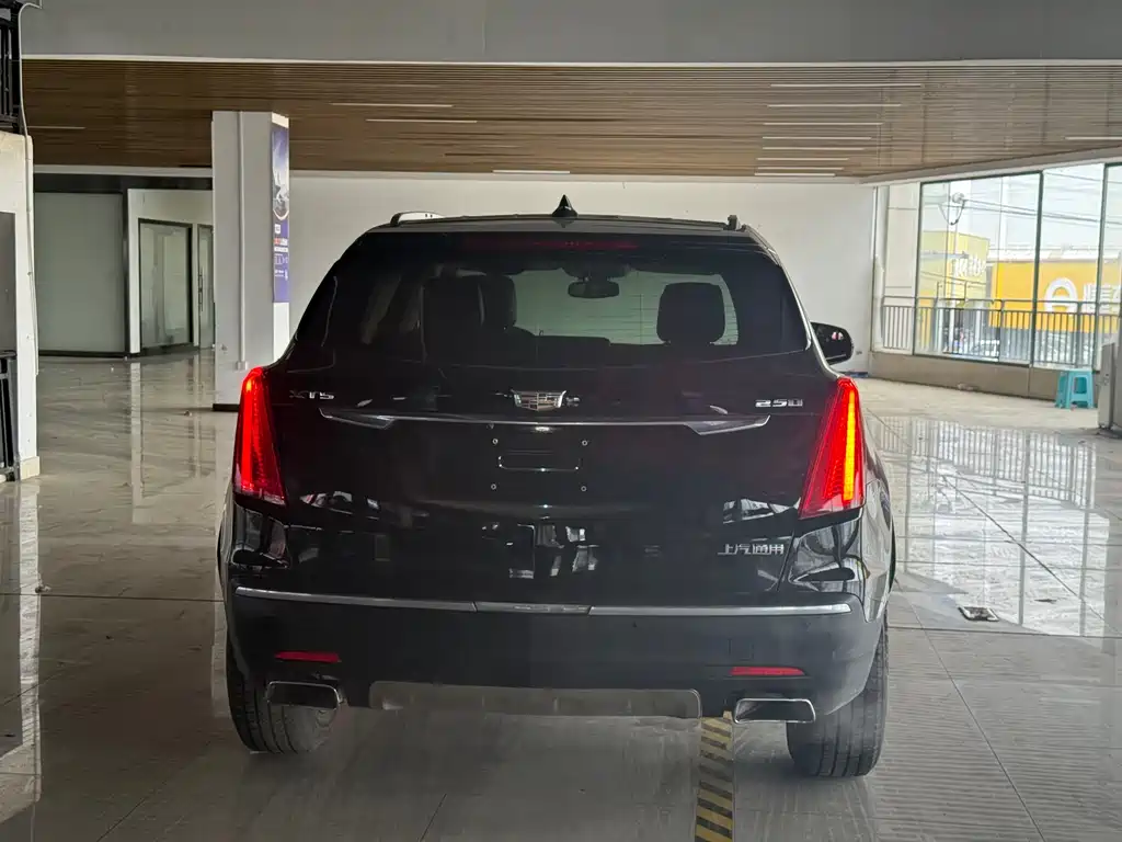 Cadillac XT5 2016 — фото 13