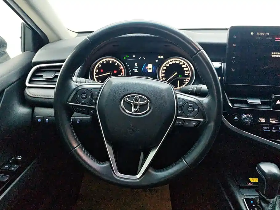 Toyota Camry 2022 — фото 15
