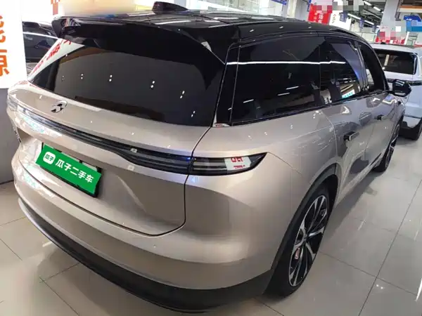 NIO ES8 2023