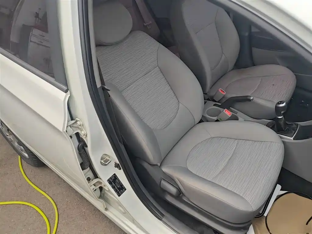 Hyundai Verna 2016 — фото 25