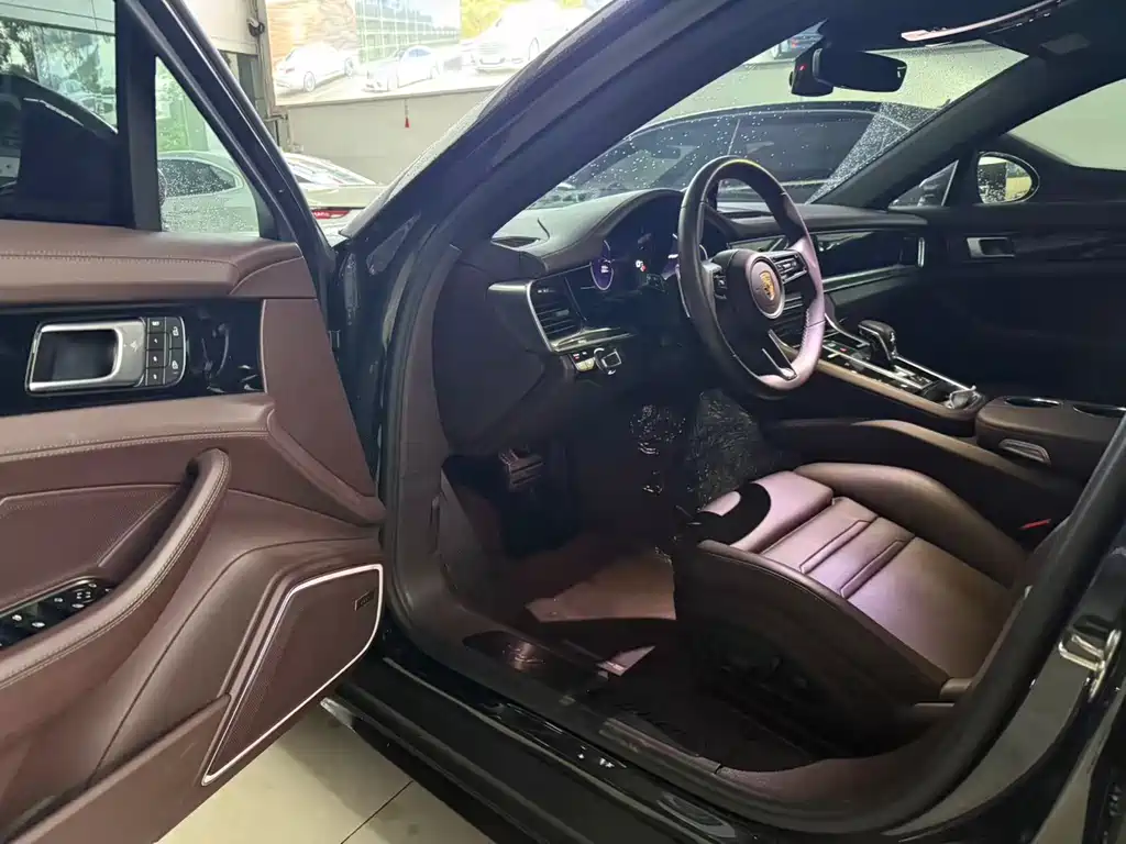 Porsche Panamera 2023