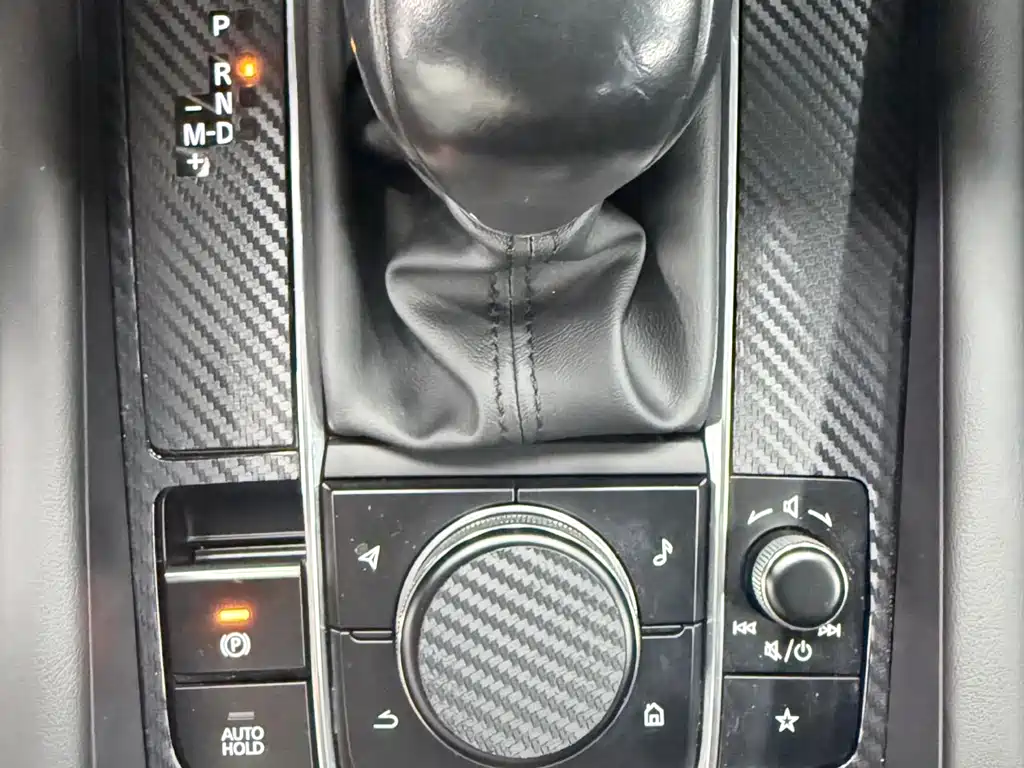 Mazda 3 Axela 2022 — фото 11