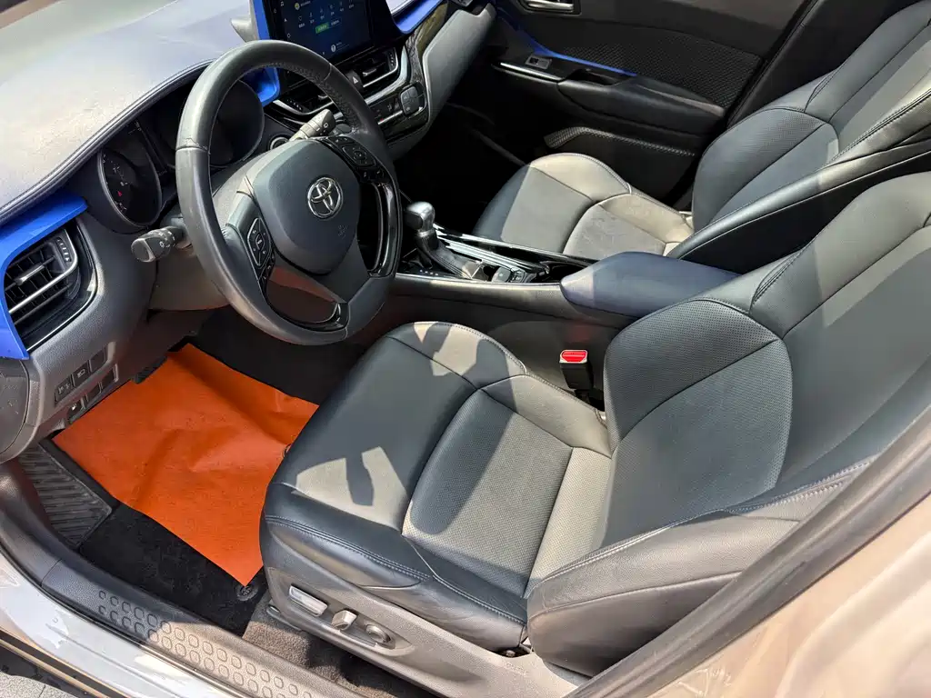 Toyota C-HR 2022 — фото 12