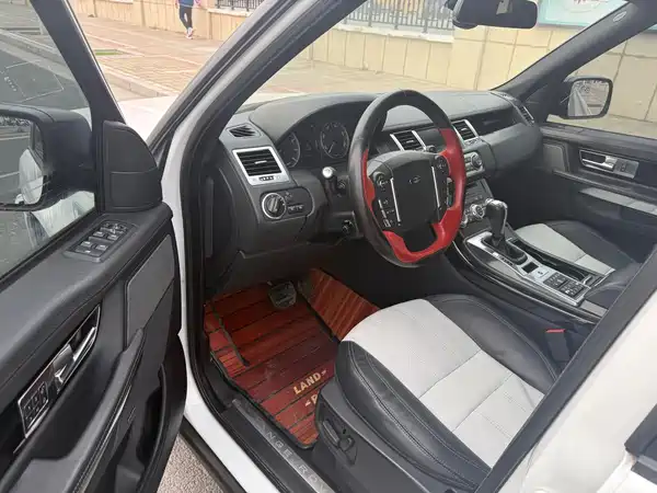 Land Rover Range Rover Sport 2013