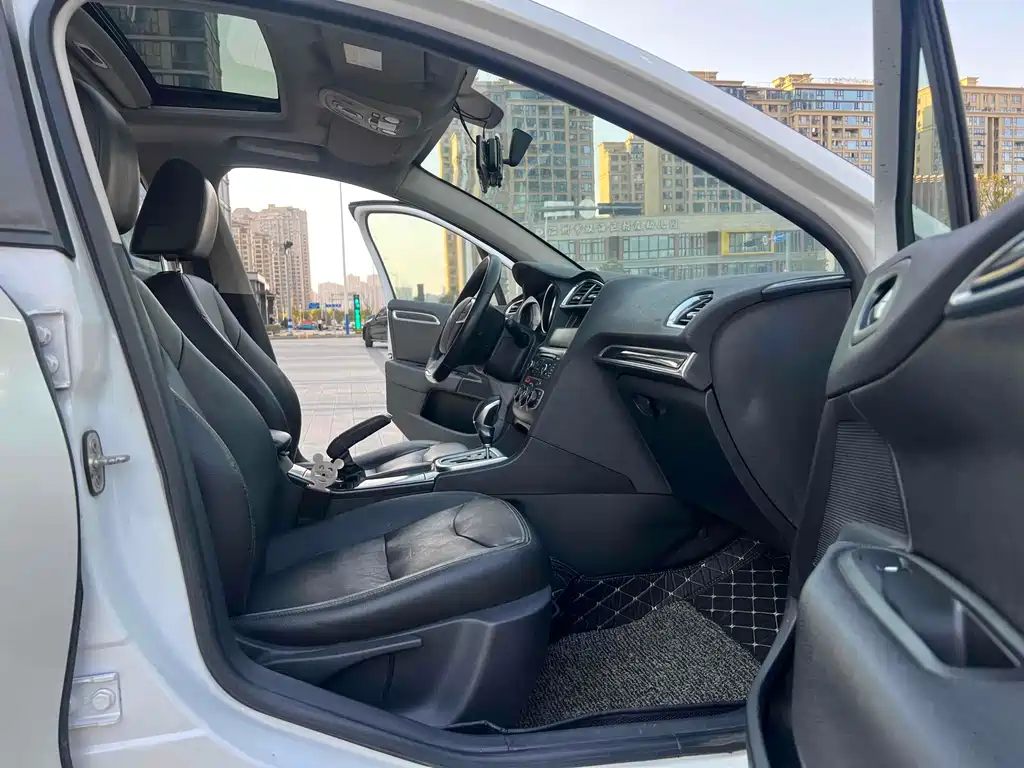 Citroen C4L 2014 — фото 15