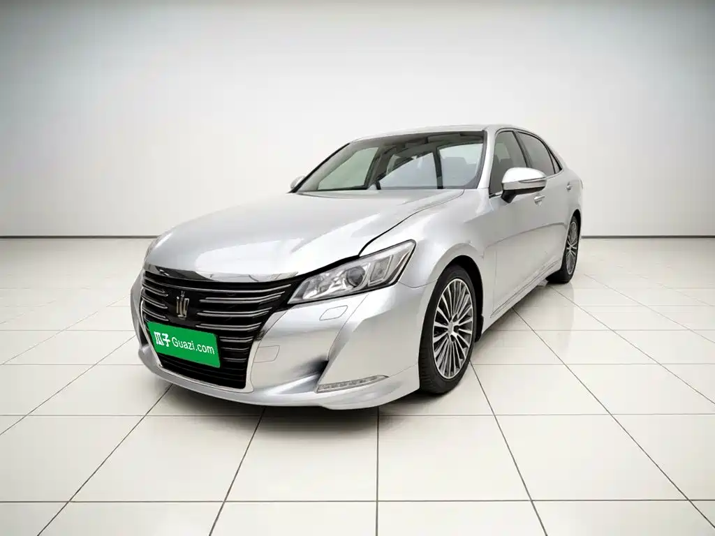 Toyota Crown 2018