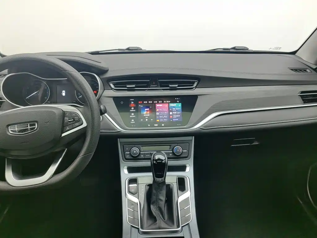 Geely Emgrand 2021 — фото 12