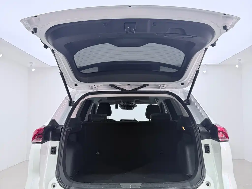 Haval H6 2023 — фото 17