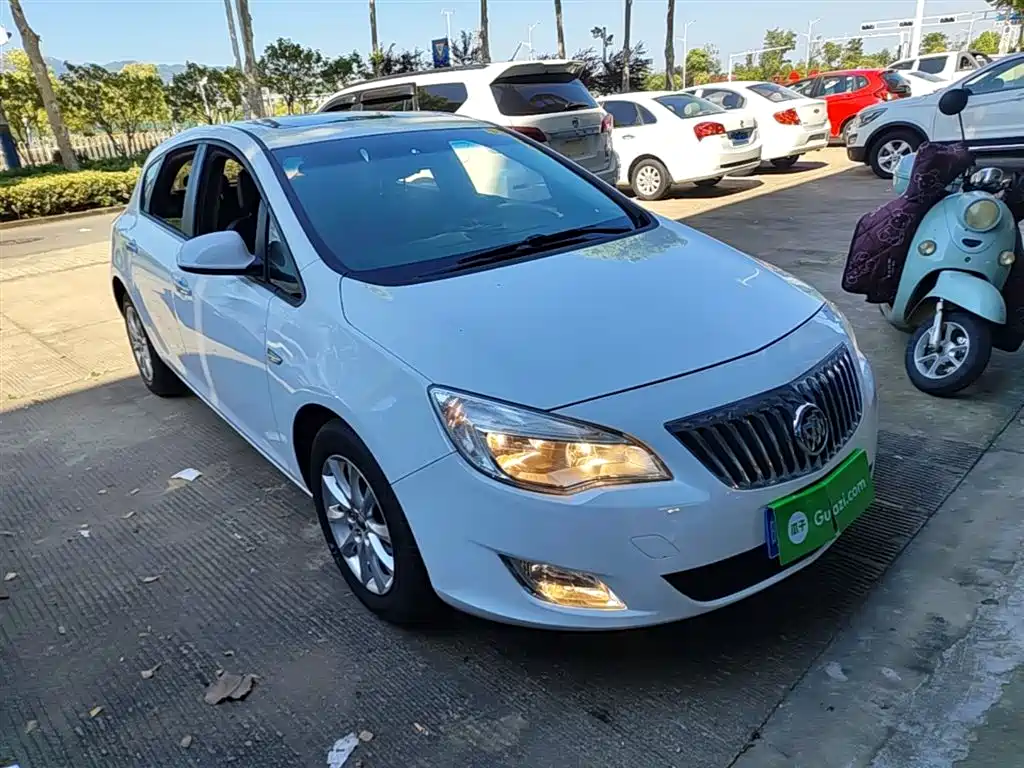 Buick Excelle 2015 — фото 22