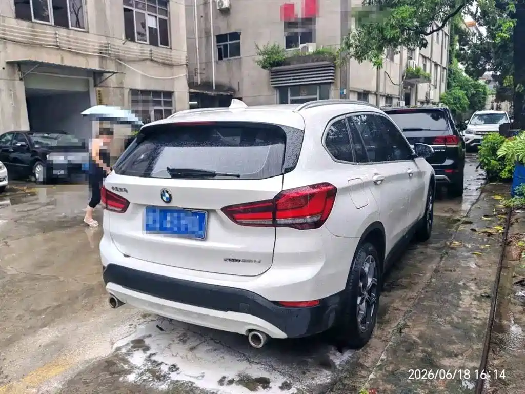 BMW X1 2022 — фото 2