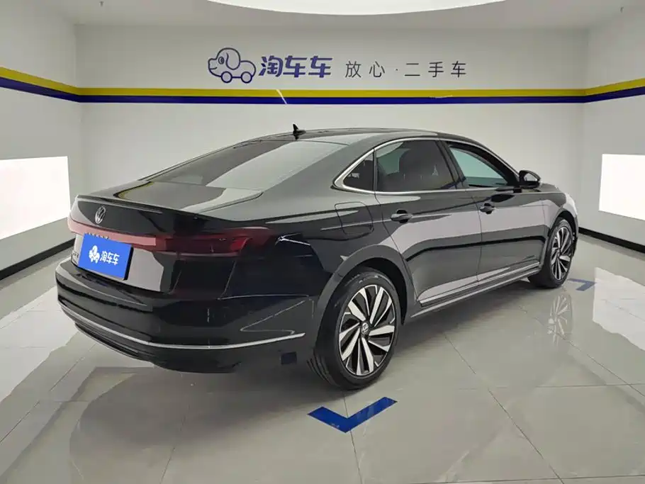 Volkswagen Passat 2025