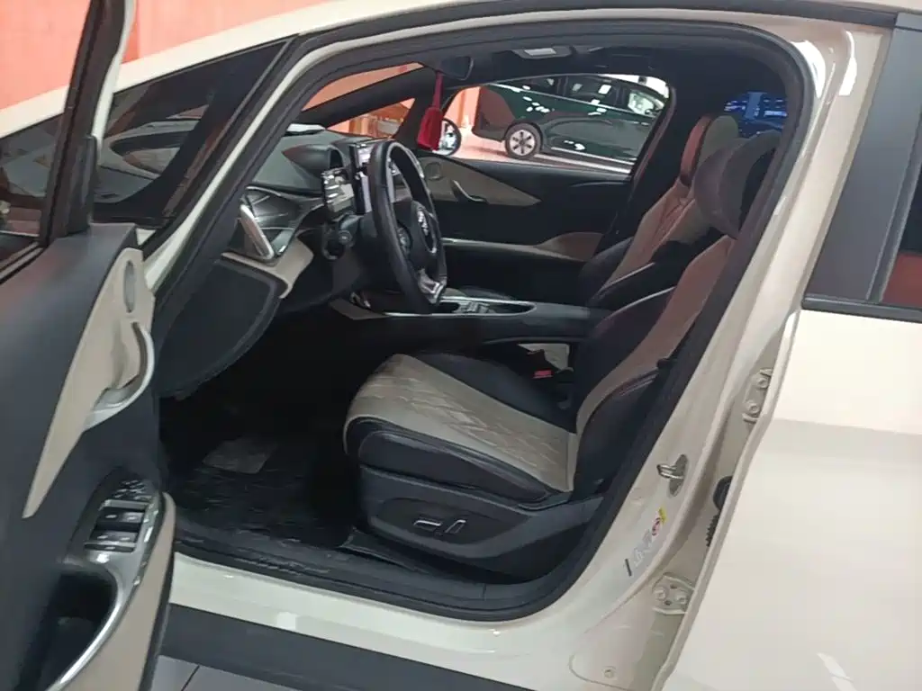 BYD Dolphin 2023 — фото 15