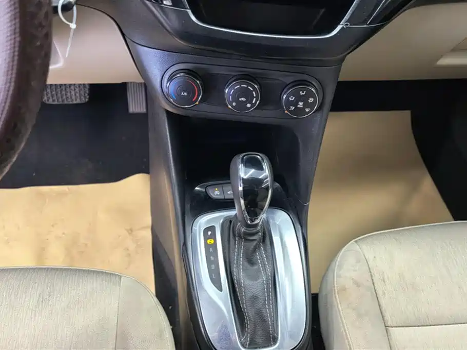 Buick Excelle 2021 — фото 16