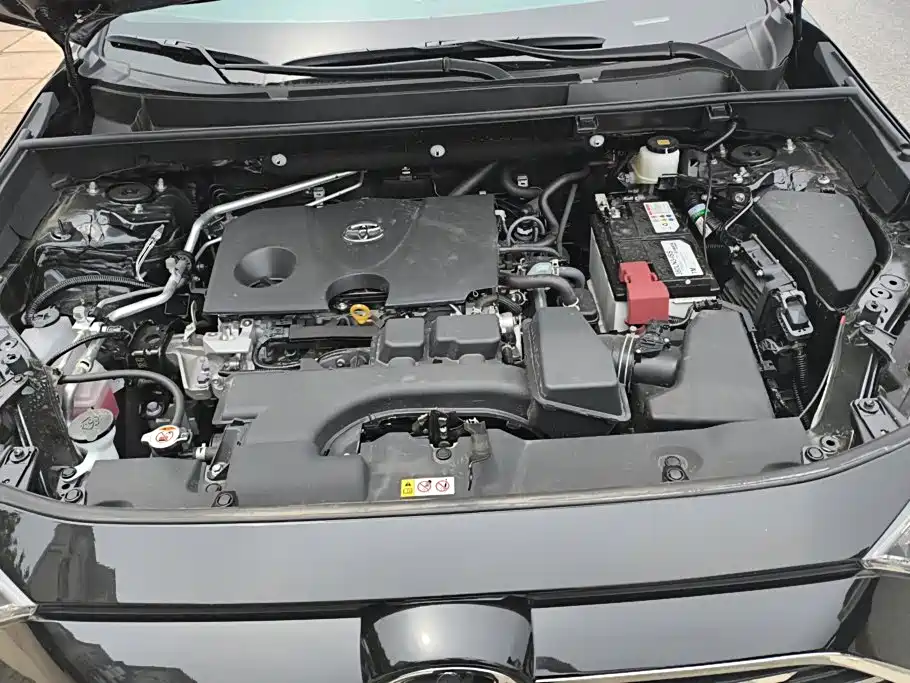 Toyota RAV4 2025 — фото 10