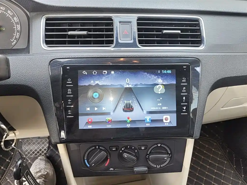 Skoda Rapid 2014 — фото 13