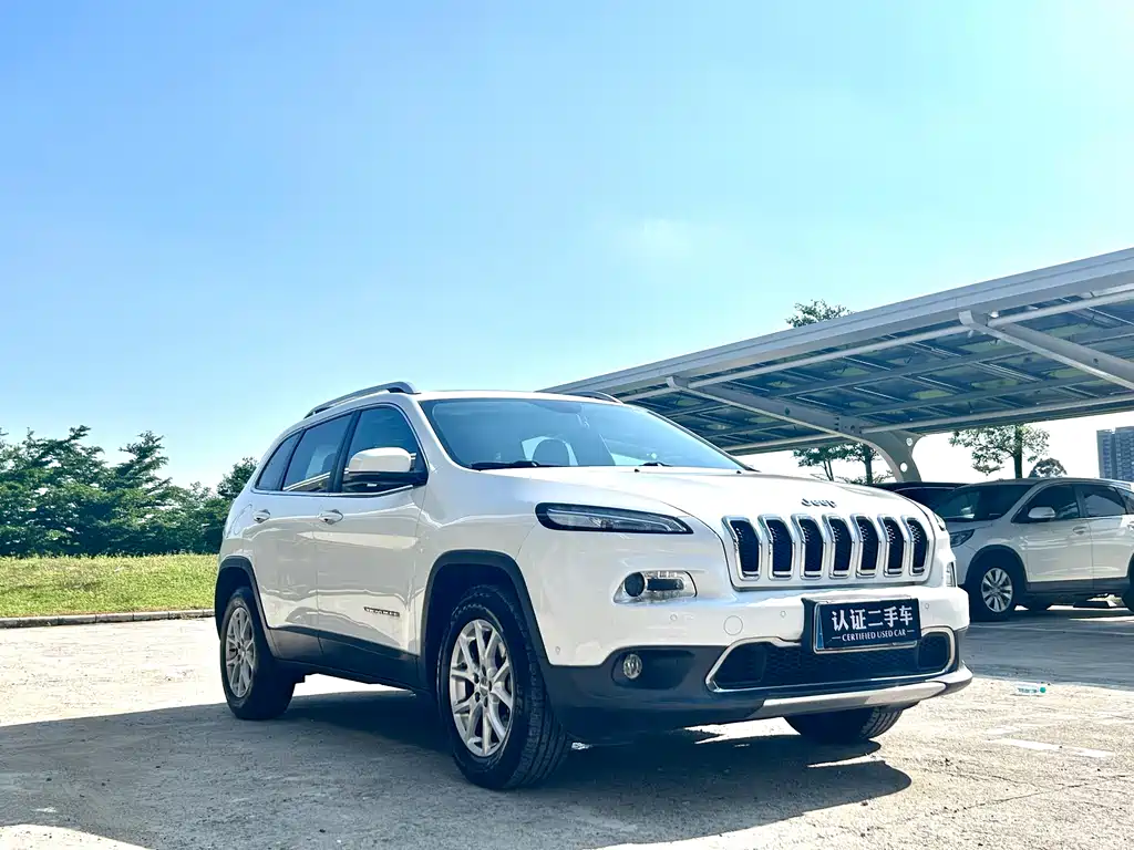 Jeep Cherokee 2017 — фото 4
