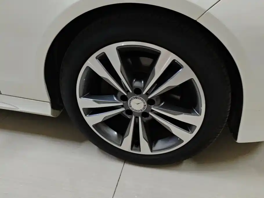 Mercedes-Benz E-Class 2015