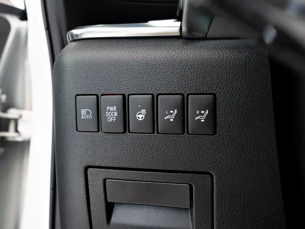 Lexus LM 2020 — фото 6
