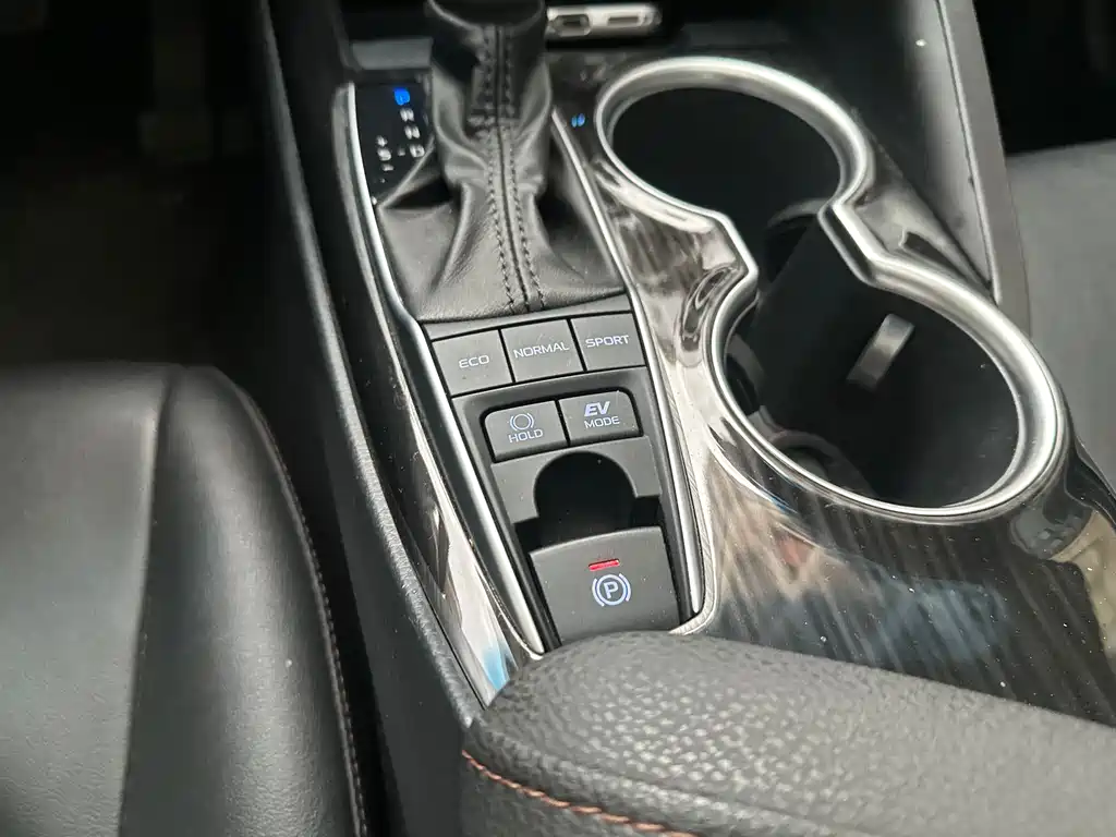 Toyota Camry 2021 — фото 13