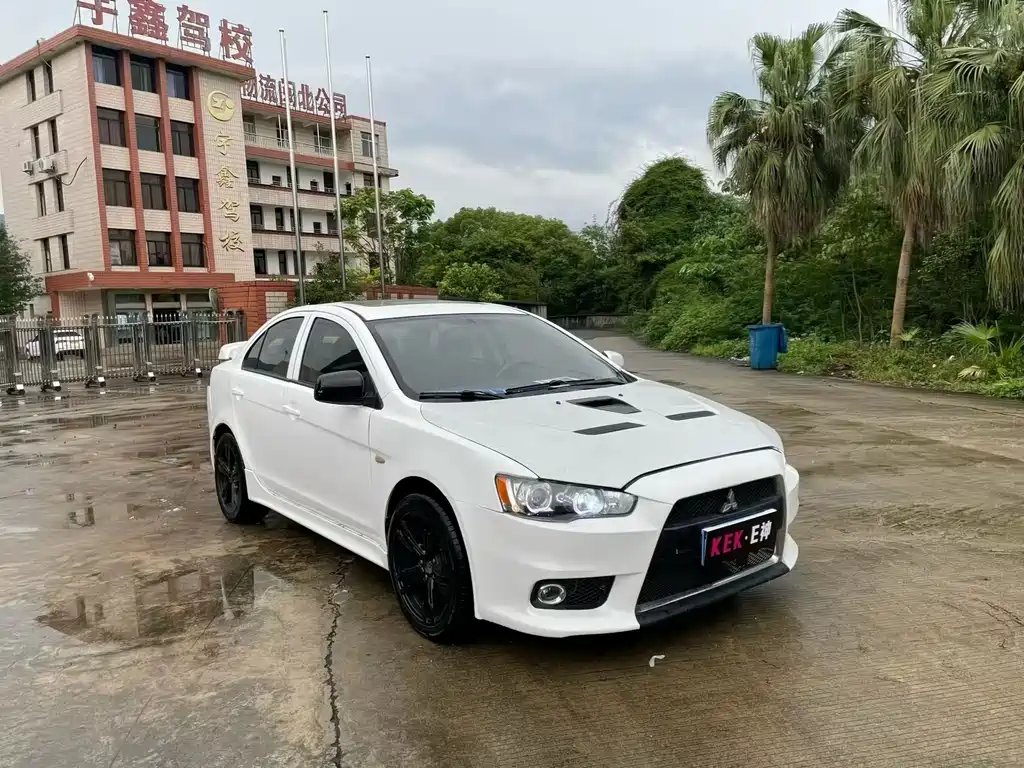 Mitsubishi Lancer EX 2013 — фото 2