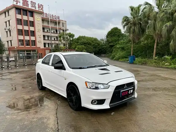 Mitsubishi Lancer EX 2013