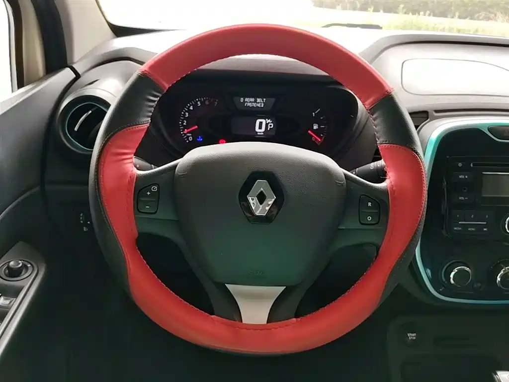Renault Captur 2018 — фото 11