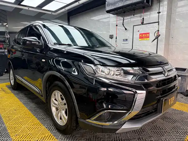 Mitsubishi Outlander 2016