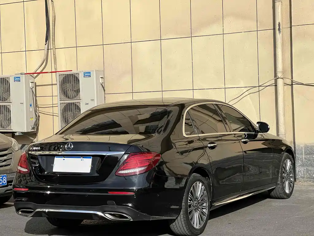 Mercedes-Benz E-Class 2019 — фото 4