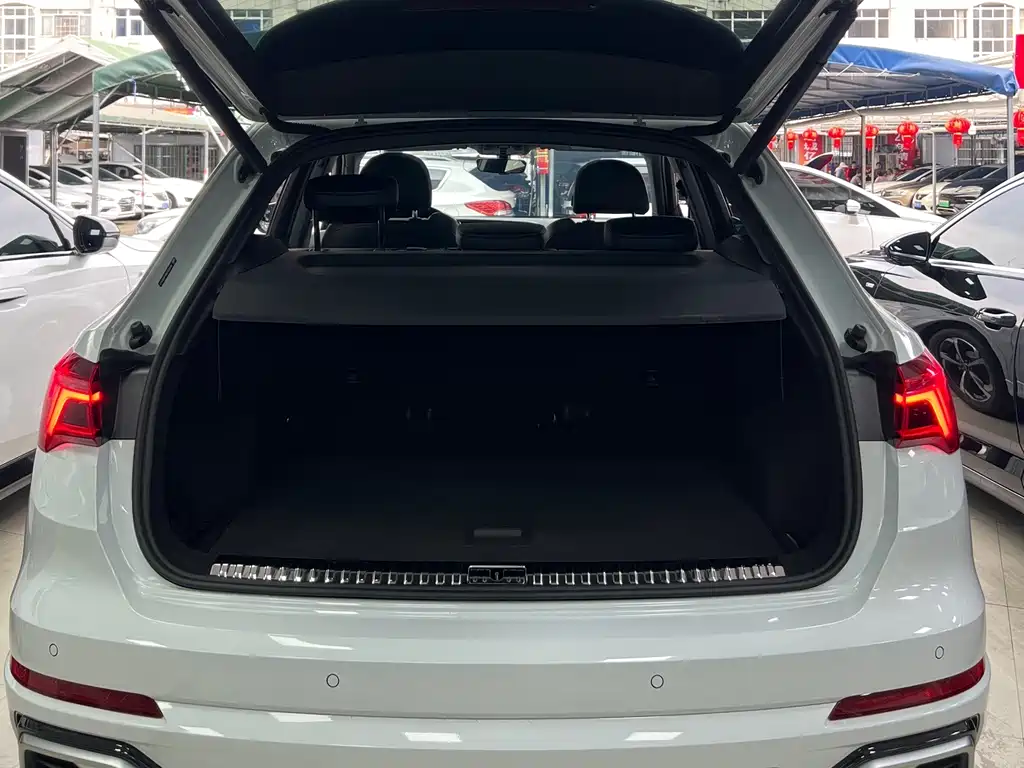 Audi Q3 2025 — фото 10