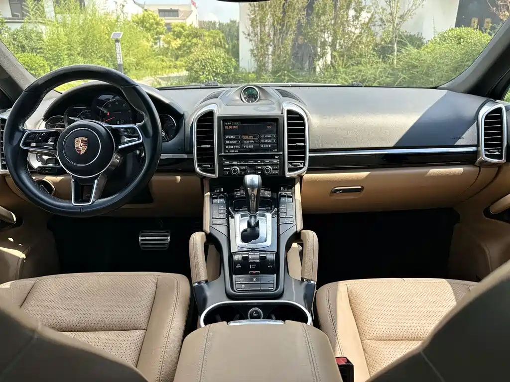 Porsche Cayenne 2015 — фото 8