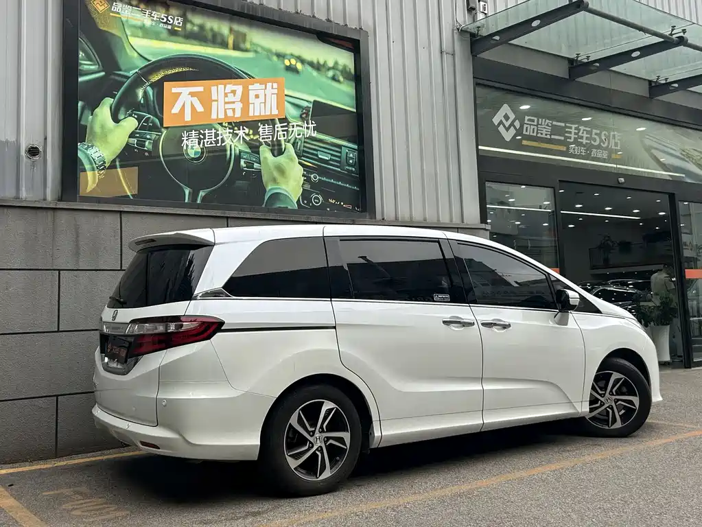 Honda Odyssey 2018 — фото 3