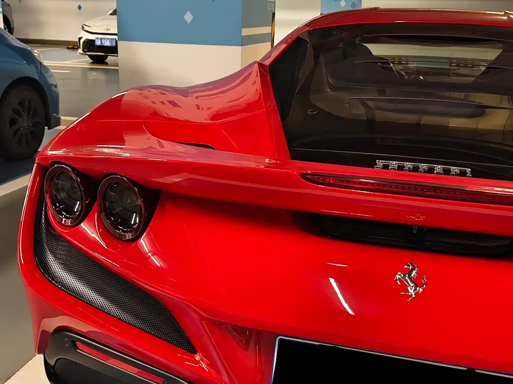 Ferrari F8 2022 — фото 13