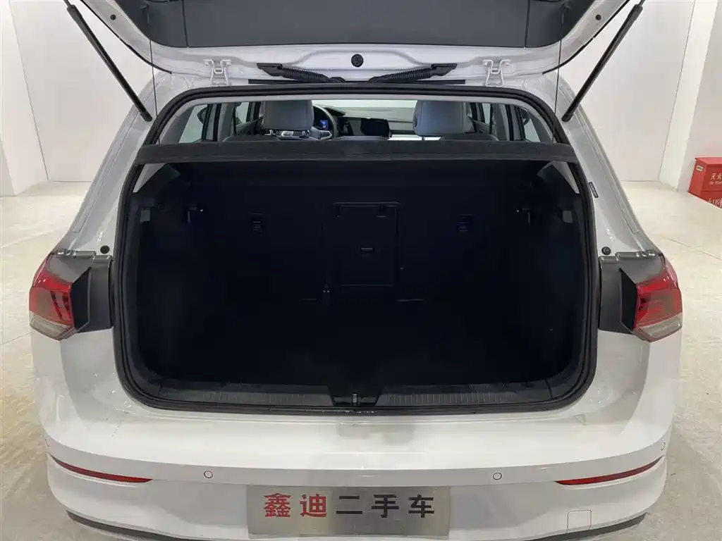 Volkswagen Golf 2024