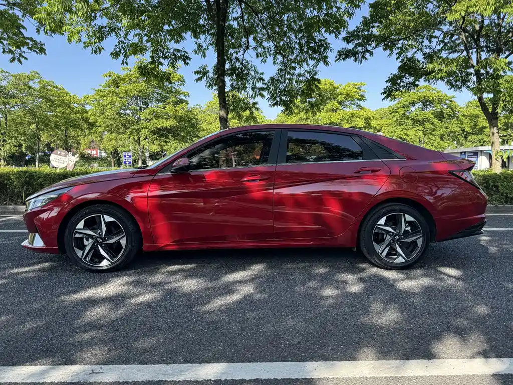 Hyundai Elantra 2021 — фото 2