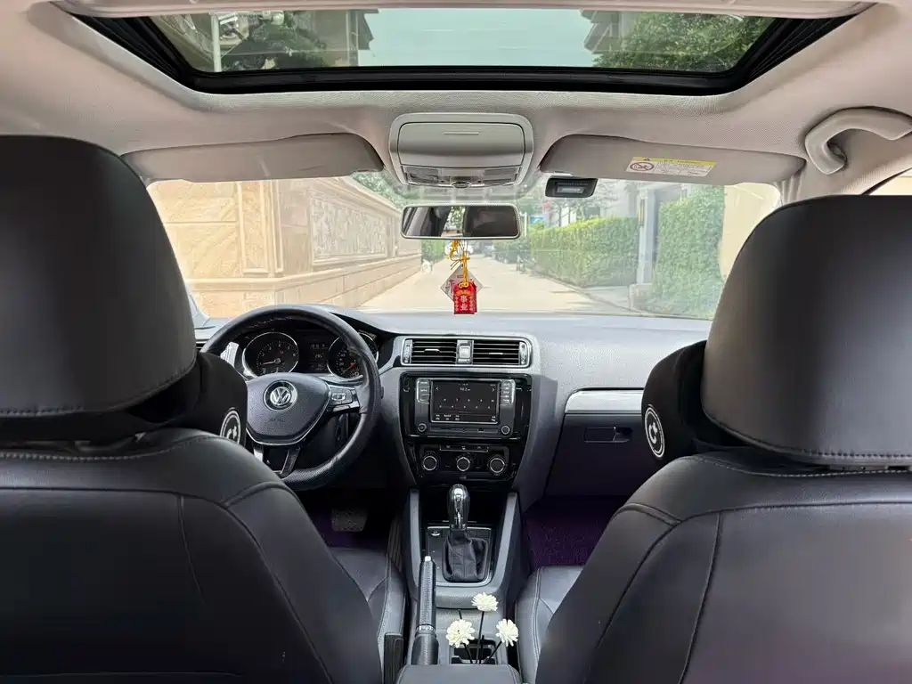 Volkswagen Sagitar 2017