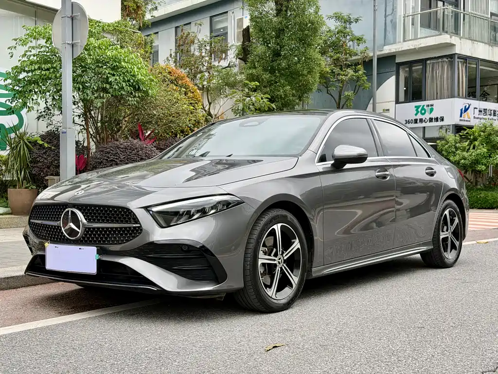Mercedes-Benz A-Class 2024 — фото 1