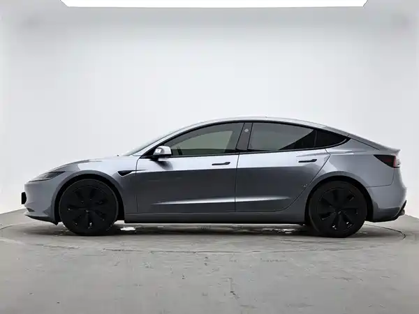 Tesla Model 3 2025