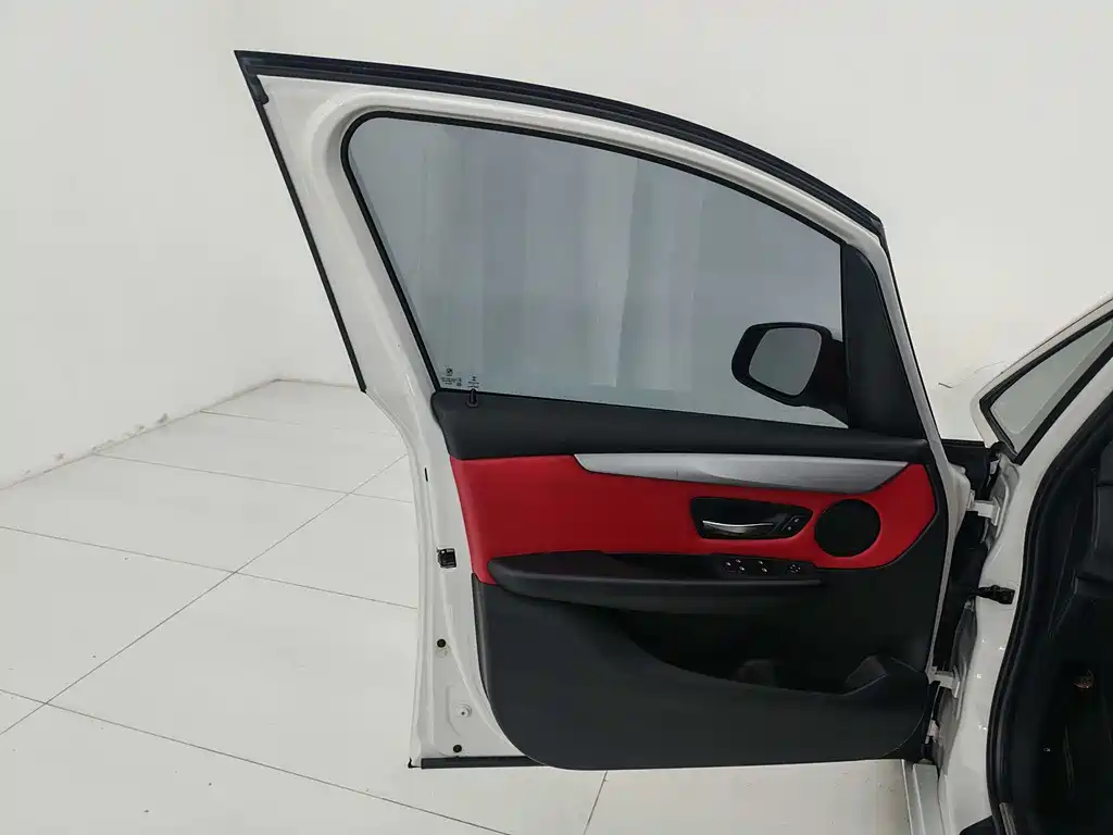 BMW 2 Series Station Wagon 2018 — фото 17