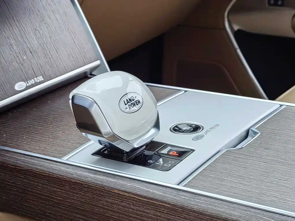 Land Rover Range Rover 2024 — фото 14