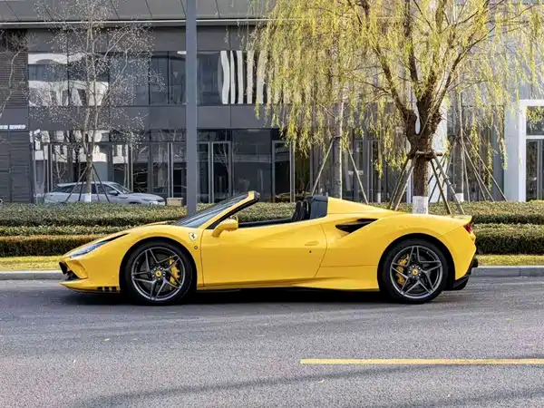 Ferrari F8 2020