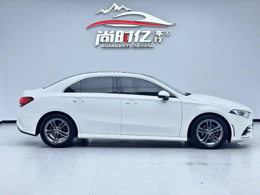 Mercedes-Benz A-Class 2021 — фото 5
