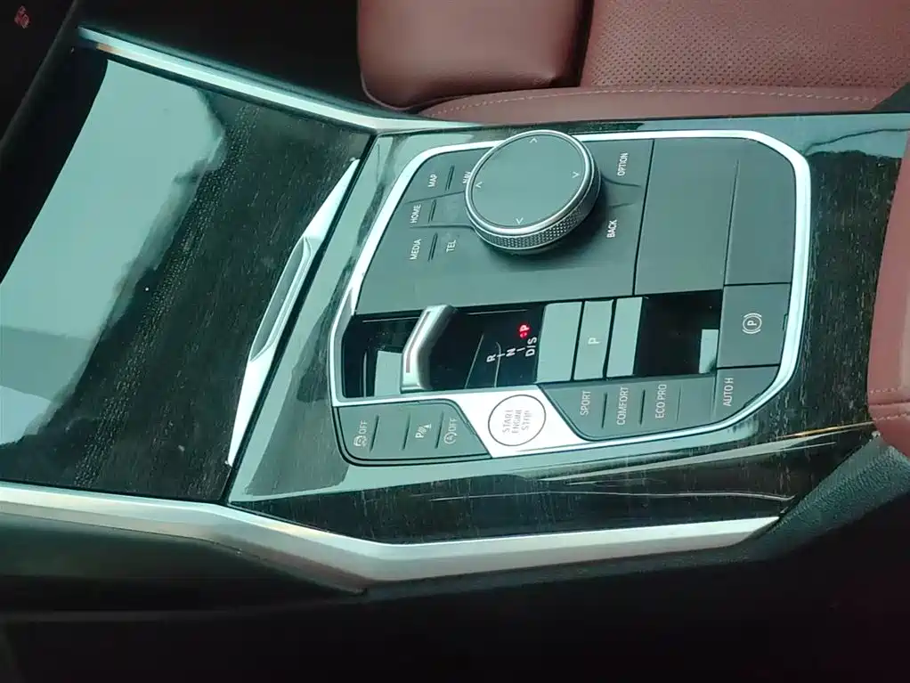 BMW 3 Series 2025 — фото 13